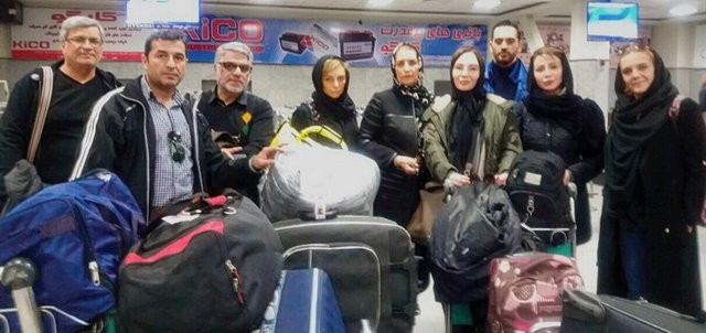 یکتا ناصر و افسانه بایگان در راه مناطق زلزلهزده یکتا ناصر و افسانه بایگان در راه مناطق زلزلهزده
