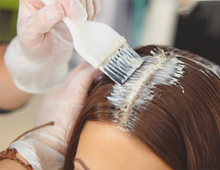 رنگ کردن مو در دوران پریودی,رنگ مو در دوران قاعدگی