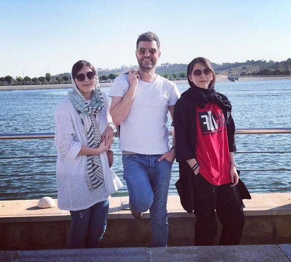 عکسی از باربد بابایی و دوقلوهایش باربد بابایی و دوقلوهایش