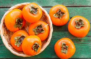 خواص خرمالو که باید به آن توجه کرد آیا خرمالو سلامتی شما را تهدید میکند؟