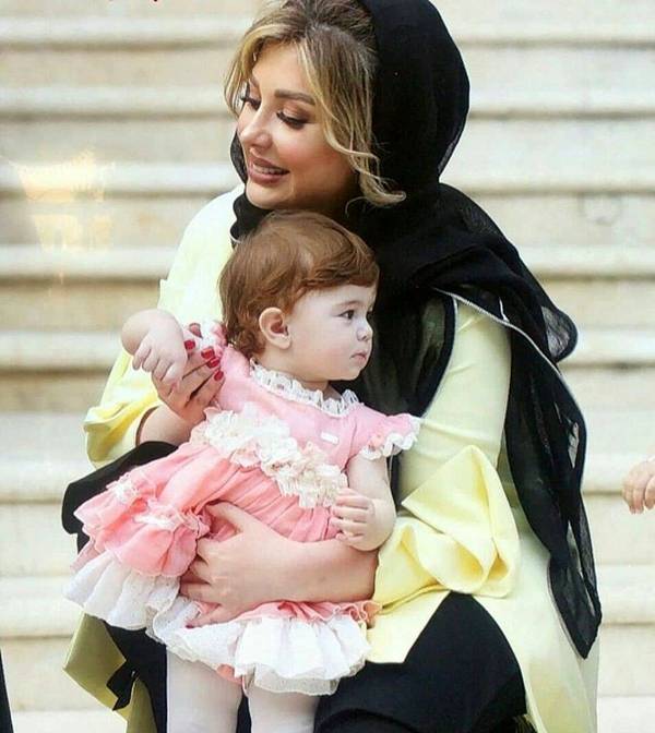 نیوشا ضیغمی و دخترش
