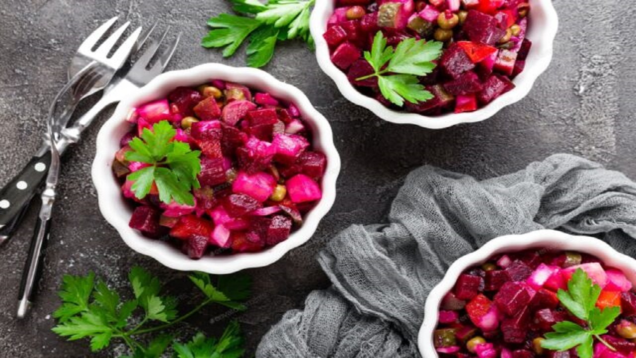 طرز تهیه سالاد لبو روسی و ایرانی؛ خوشمزه و مقوی برای شب یلدا