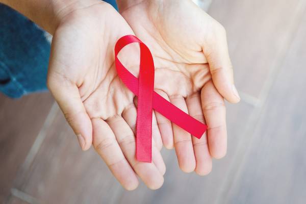 پوشش زرد رنگ روی زبان ویروس HIV