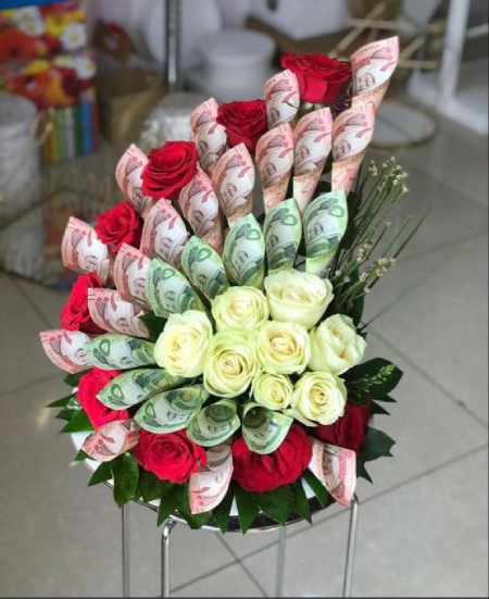تزیین پول برای تولد ,جدیدترین ایده ها برای تزیین پول,عکس از تزیین دسته گل با پول