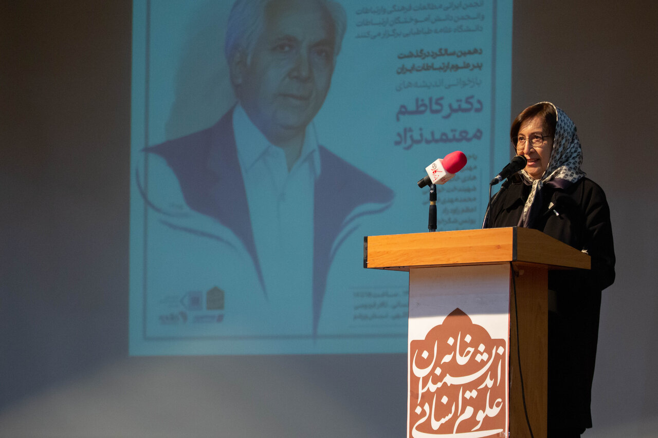 مهم‌ترین آرزوی معتمدنژاد شکل‌گیری چیزی به اسم علم ارتباط، خانواده ارتباطات و منظومه ارتباطات بود تا بتواند به حل و فصل مسائل ایران کمک کند