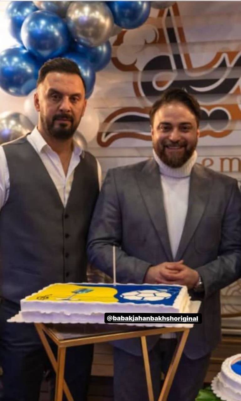 عکس‌| خواننده معروف در تولد یک استقلالی