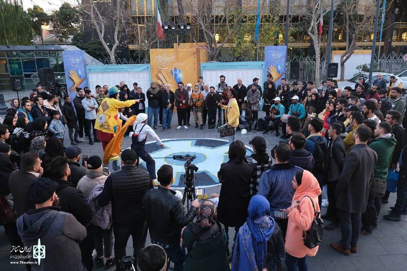 نمایش‌های خیابانی؛ شور و نشاط به ارمغان آوردند