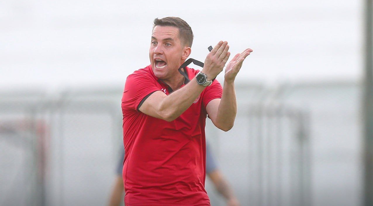 عکس| رونمایی از سرمربی جدید پرسپولیس در تمرین