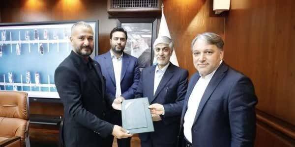 عکس| بازیگر معروف در مسیر محمدرضا گلزار!