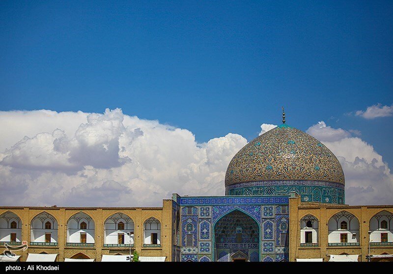 معرفی دیدنی‌ترین جاذبه‌های گردشگری اصفهان/از رمز و راز حمام «شیخ بهایی» تا معرفی مقبره ناشناخته شاعر معروف