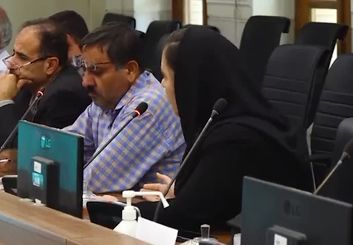نگار پیوسته، فریاد نسل Z از اصفهان؛ میان ماندن و رفتن